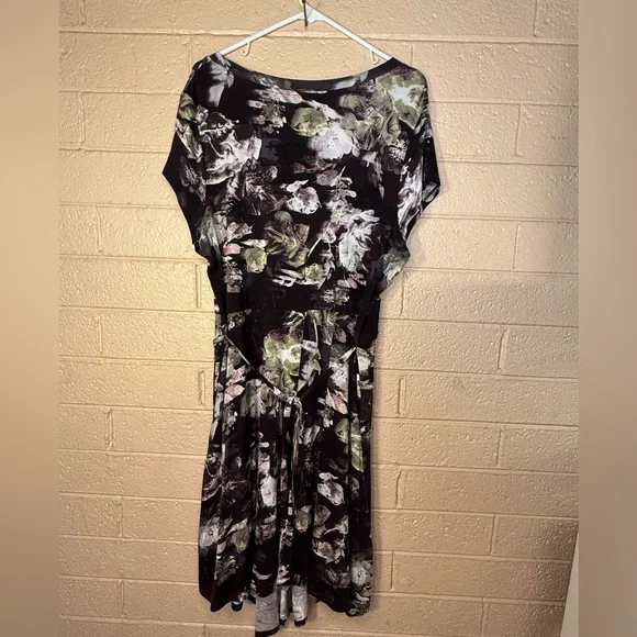 Simply Vera Vera Wang Black Floral Midi Dress - Picture 2 of 7